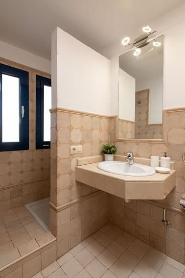 Bad, Villa Calero Dream, Ferienhaus Puerto Calero, Lanzarote
