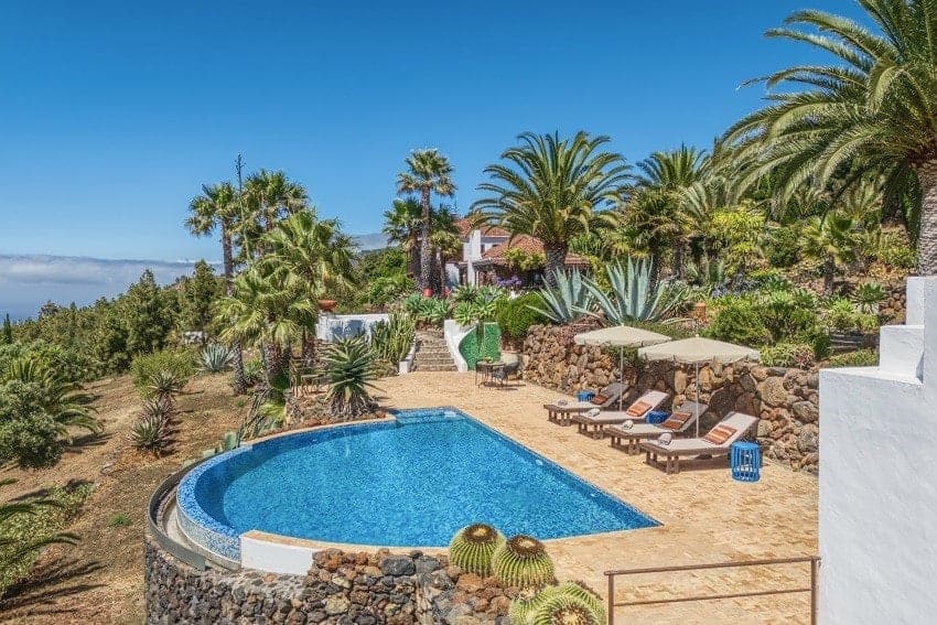 Vista a la Piscina, Villa Botánico, Casa Rural con Piscina Privada Puntagorda