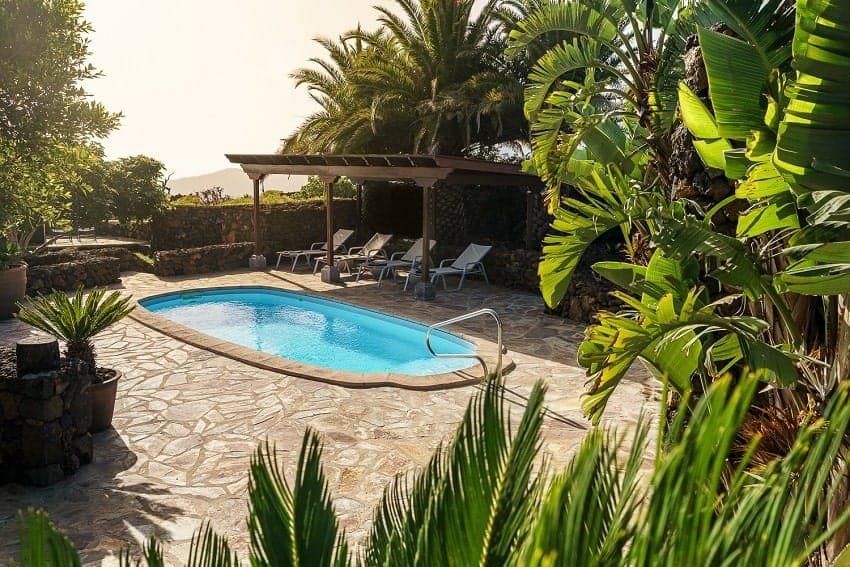 Finca Esperanza, Pool, Sonnenliegen, Finca La Palma