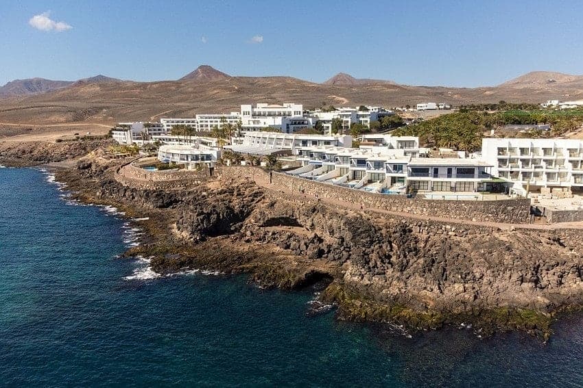 Luftaufnahme, Villa Calero Dream, Ferienhaus Lanzarote mit Pool Meerblick