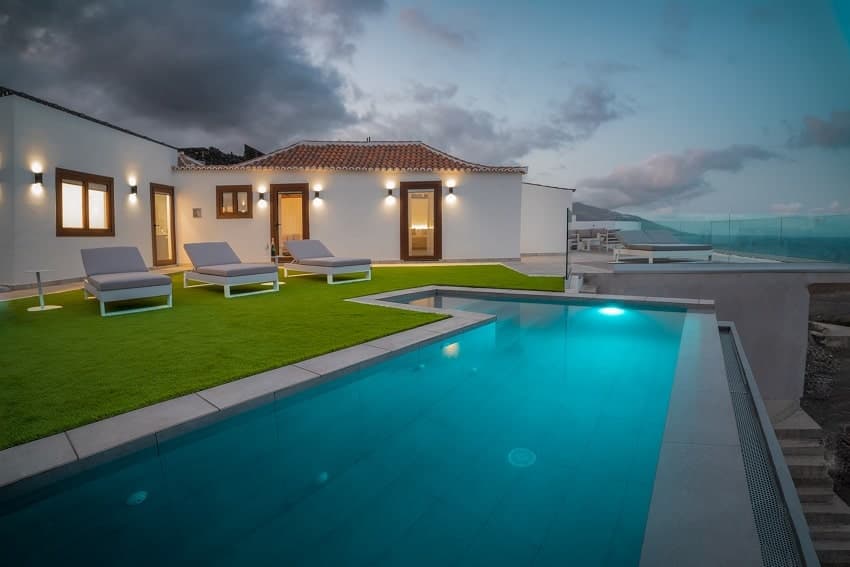 V&C Luxury Village