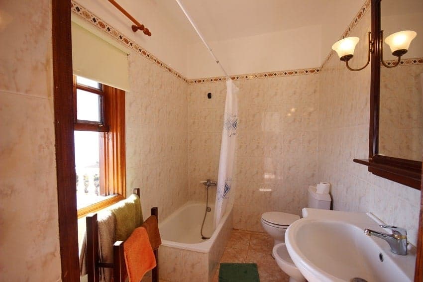 Bathroom, Finca Los Dos Patos B, Tijarafe Finca with Pool