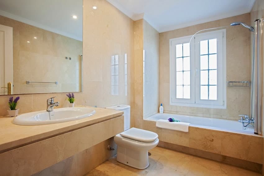 Bathroom, Villa Charlana, Villa Rental Lanzarote, Puerto del Carmen