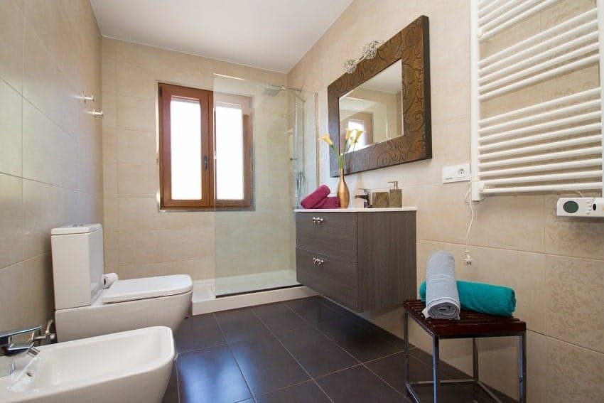 Baño, Villa Valencia, Villa El Paso