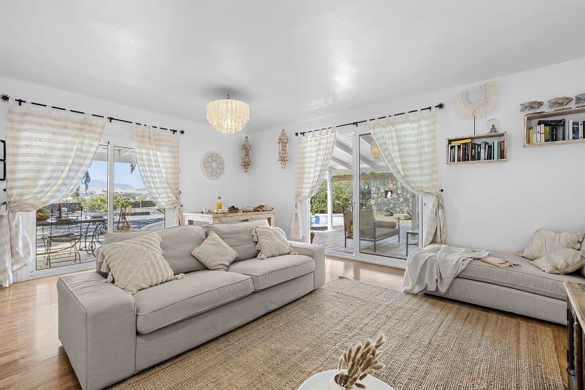 Casa Brixio, Sofa, Ferienhaus Fuerteventura mit Pool