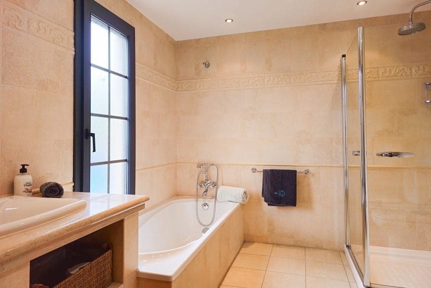 En-Suite Bathroom to the 2. Bedroom, Villa Ellanoor, Villa with Pool Fuerteventura En-Suite Bathroom to the 2. Bedroom, Villa Ellanoor, Villa with Pool Fuerteventura