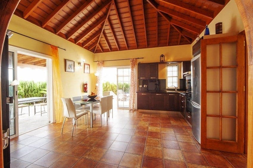 Küche, Villa Tamanca, La Palma Westküste Ferienhaus beheizter Pool