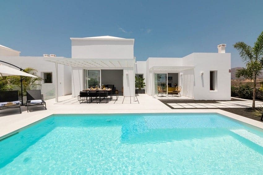 Pool, Villa Sunrise B, Luxus Ferienhaus Lanzarote