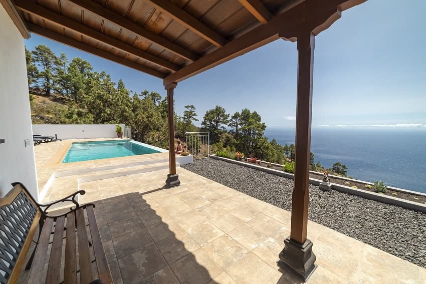 Villa Atardecer, Covered Terrace, Accommodation La Palma with Private Pool