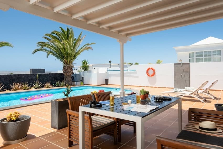 Villa Manuela, Terraza, Casa Rural con Piscina Lanzarote