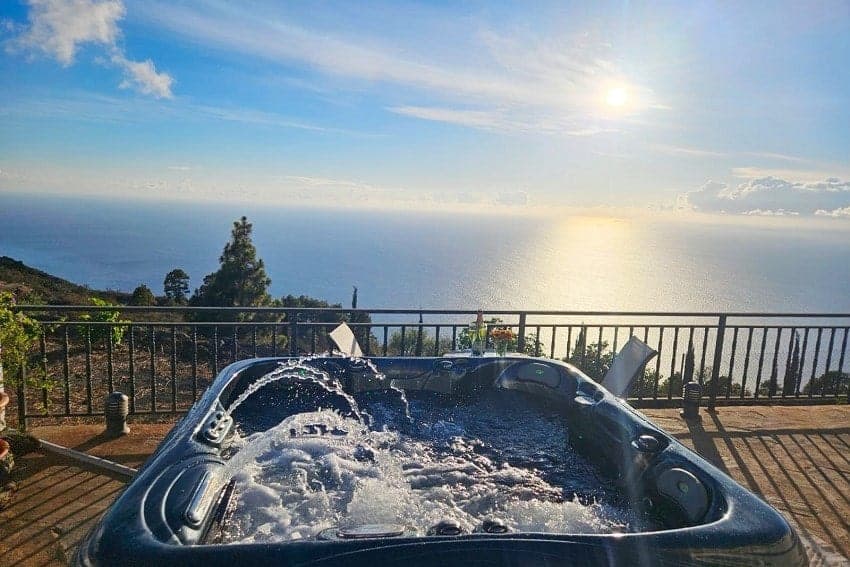 Jacuzzi, Casa Candelario, Holiday Home with Private Pool Puntagorda
