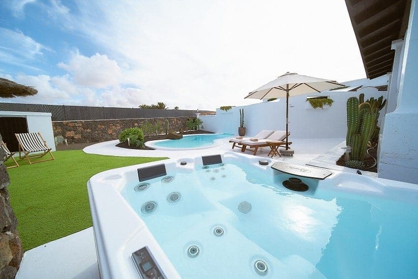 Jacuzzi, Villa Santorini, Holiday Villa Lajares