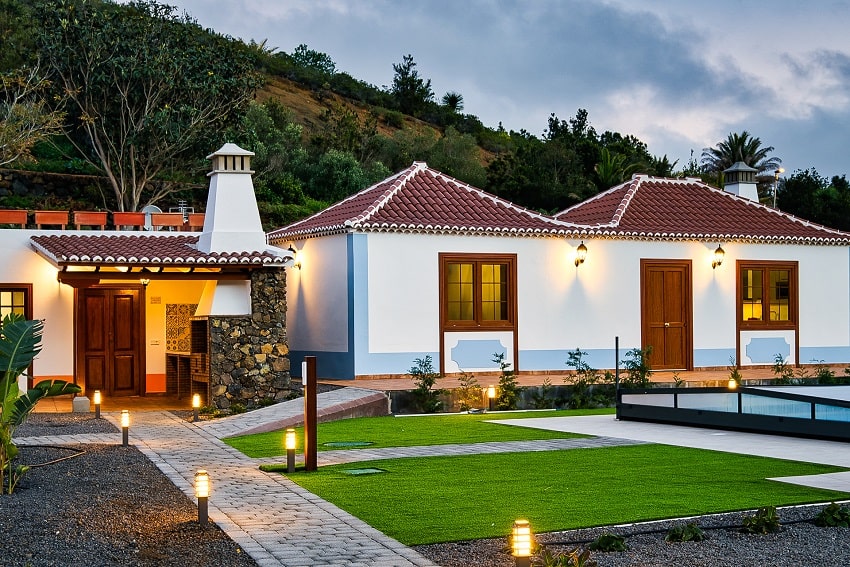 Casa David by Villas Morera