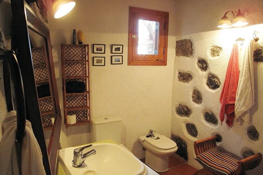 Bathroom, Casa El Tabaibal, Accommodation La Gomera