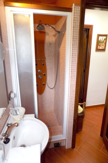 Spain - Canary Islands - El Hierro - Valverde - Casa La Florida 1 - Bathroom with shower