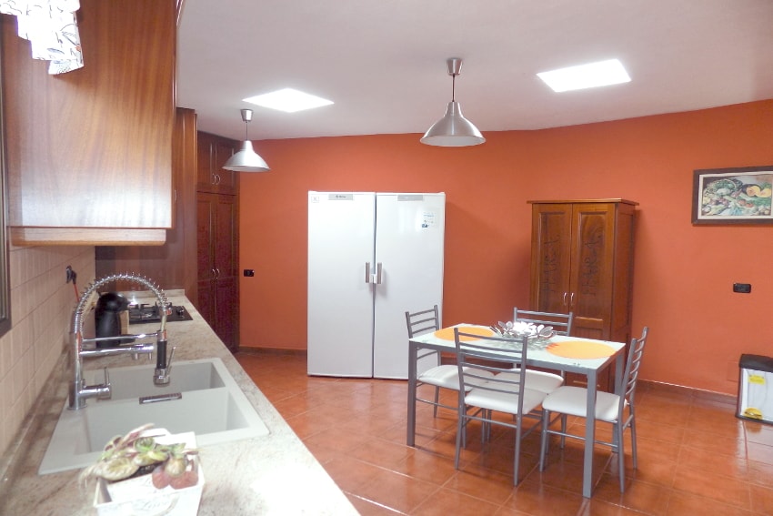 Spain - Canary Islands - El Hierro - Valverde - Casa La Florida 2 - Ameriacn kitchen