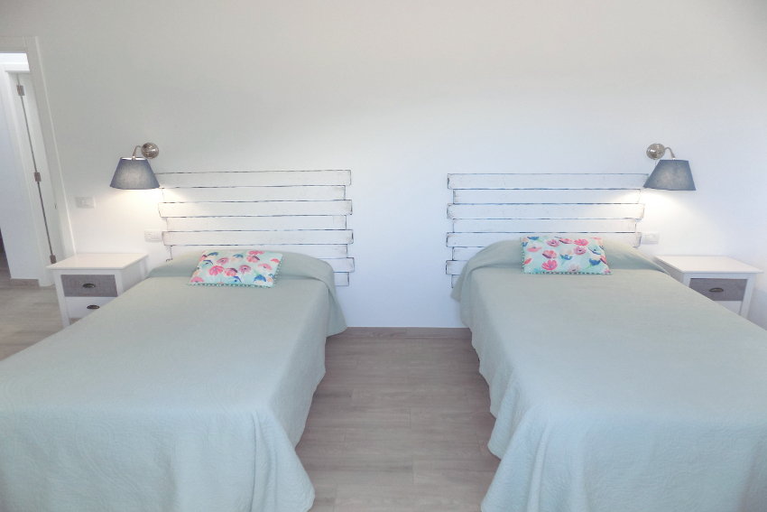 Spain - Canary Islands - El Hierro - Frontera - Casa Elvira - New built modern holiday home with stunning sea views - Bedroom with single beds