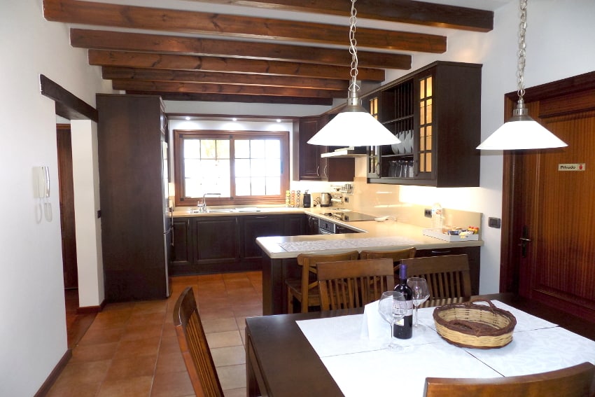 Spain - Canary Islands - El Hierro - Frontera - Villa Mocanes - Kitchen with dining table