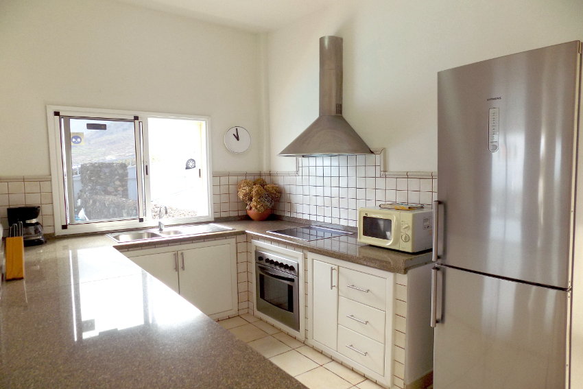 Spain - Canary Islands - El Hierro - Tigaday - Villa Tibataje - Fully equipped American kitchen